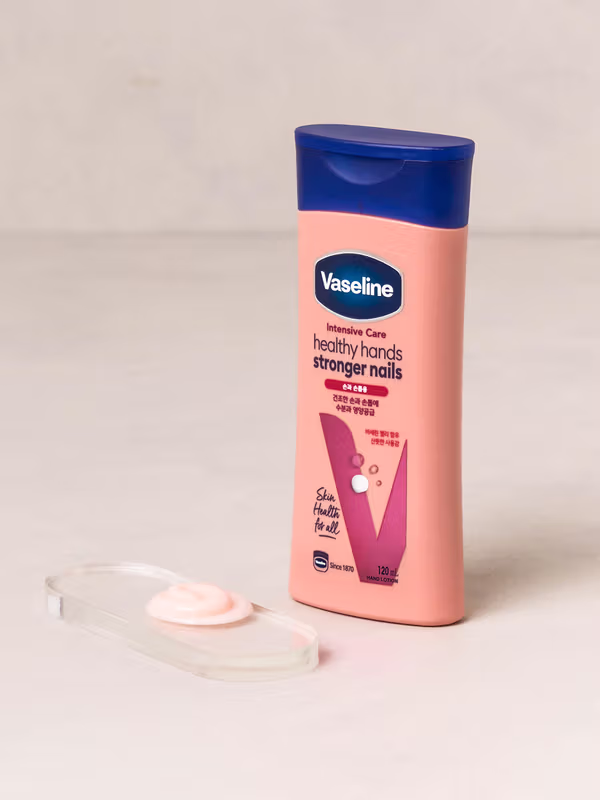 Loción manos y uñas fuertes 120 ml de Daiso