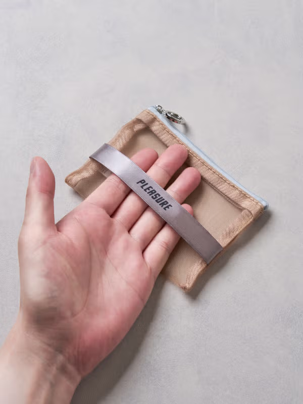 Neceser malla pequeño beige imagen 3