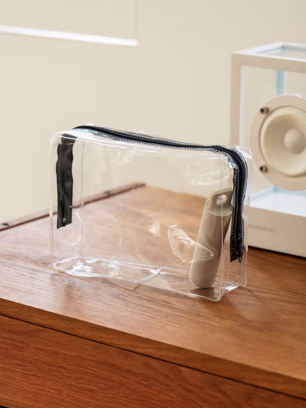 Neceser transparente negro de Daiso